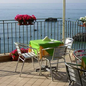 Bed & Breakfast Miramare, Giardini-Naxos